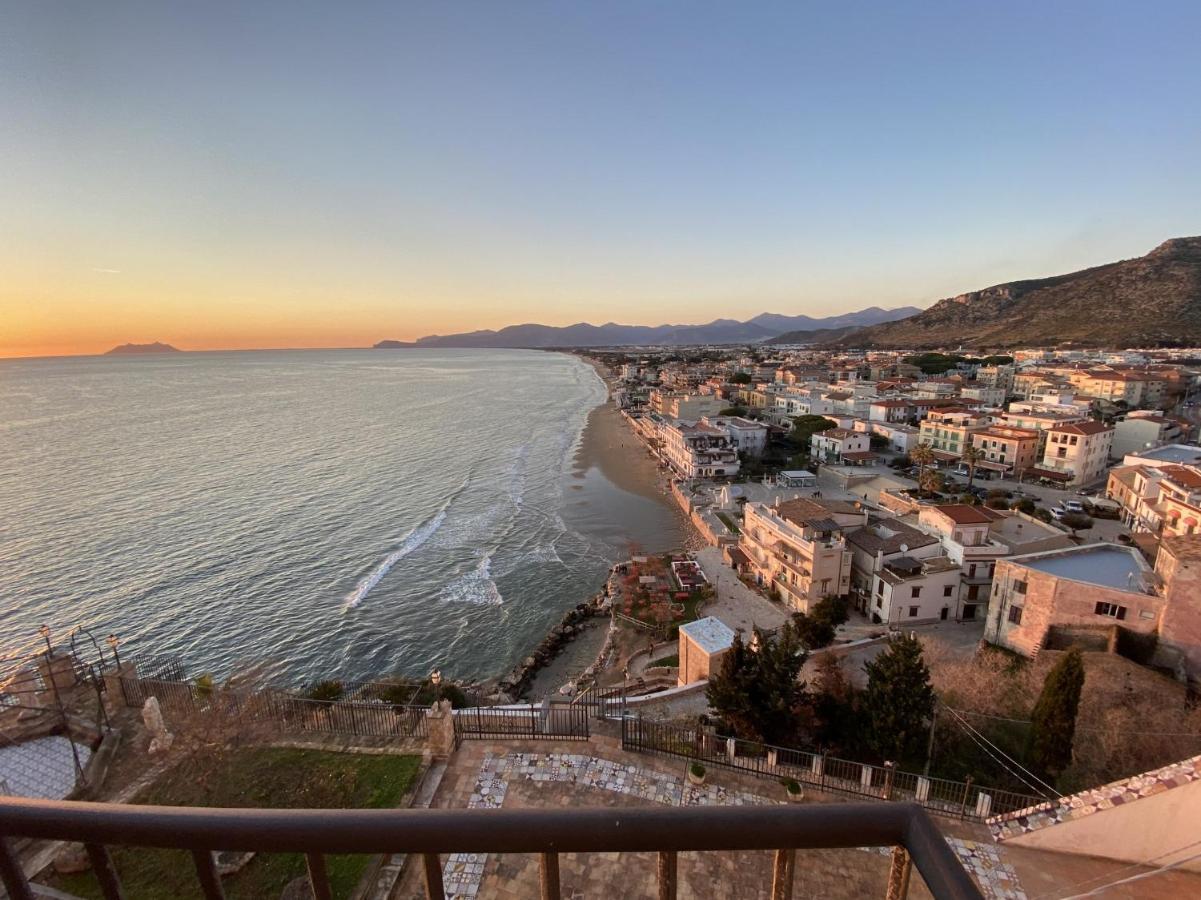 Holidaycasa Romano - Vacanza Nel Cuore Di Sperlonga Exterior photo