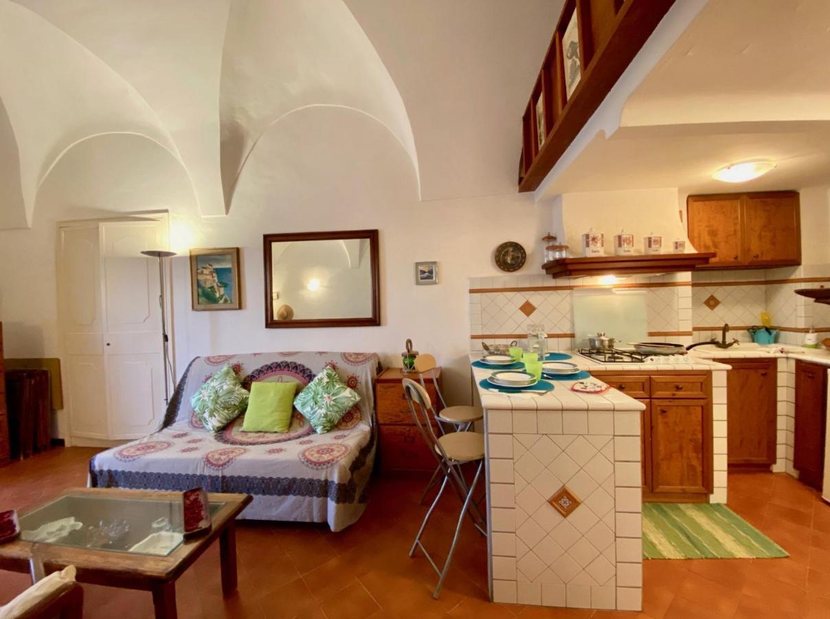 Holidaycasa Romano - Vacanza Nel Cuore Di Sperlonga Exterior photo