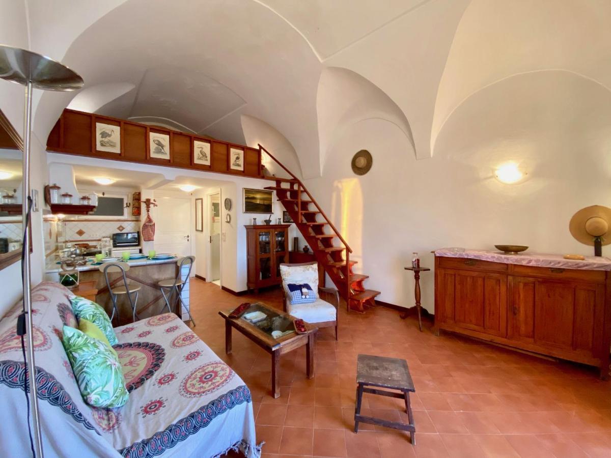 Holidaycasa Romano - Vacanza Nel Cuore Di Sperlonga Exterior photo