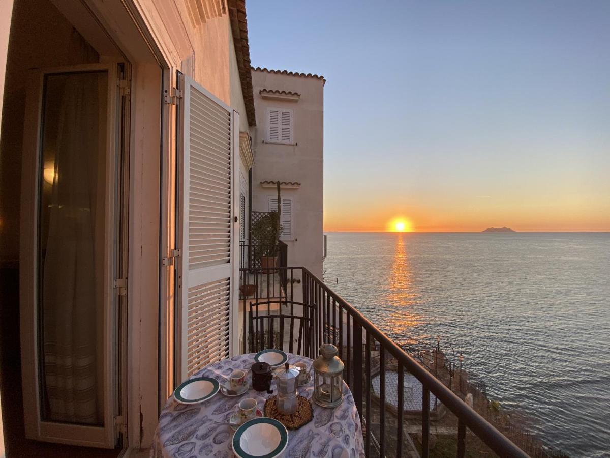 Holidaycasa Romano - Vacanza Nel Cuore Di Sperlonga Exterior photo