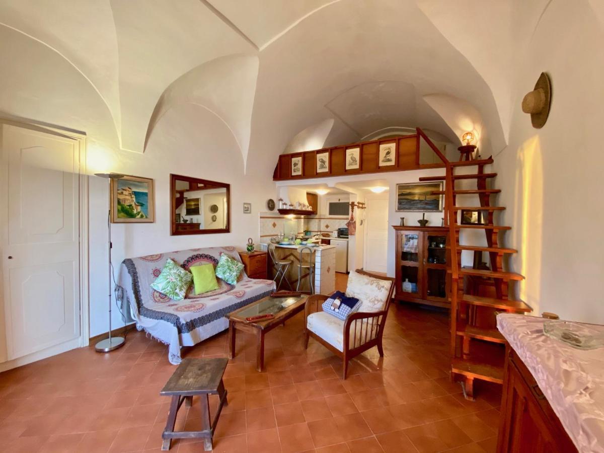 Holidaycasa Romano - Vacanza Nel Cuore Di Sperlonga Exterior photo